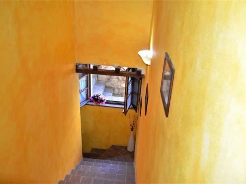 Apartment In Medieval Village, Splendid Panoramic View, Shared Swimming Pool