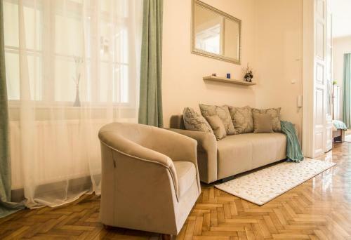 Suzy Apartman