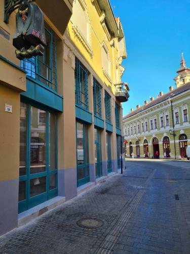 City Center Apartmanh�z