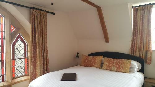 Hostal The Belfry, Restaurant And Rooms