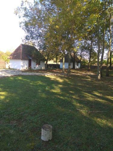Agroturismo Etno Park Avlija Glu?ci