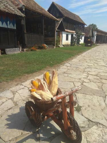Agroturismo Etno Park Avlija Glu?ci