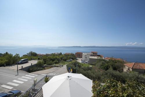 Apartments With A Parking Space Brela, Makarska - 16603