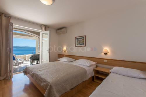 Beachfront Brela Apartments Ljubica