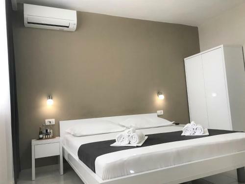 Hostal Berulia Accommodation
