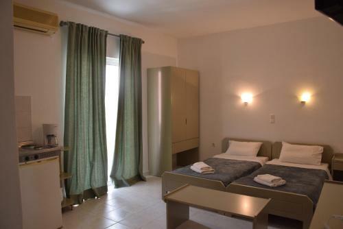 Manos Beachside Apartments