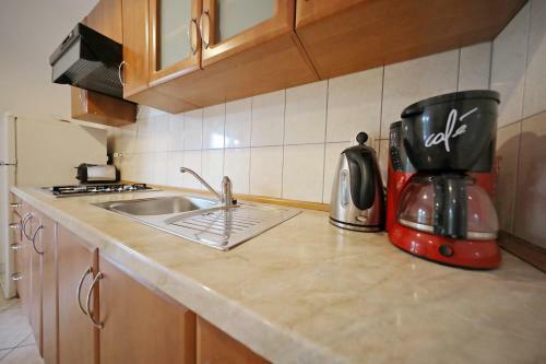 Hostal Apartmani Nada Super