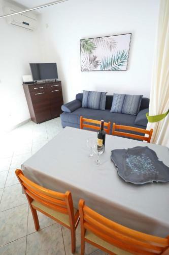 Hostal Apartmani Nada Super