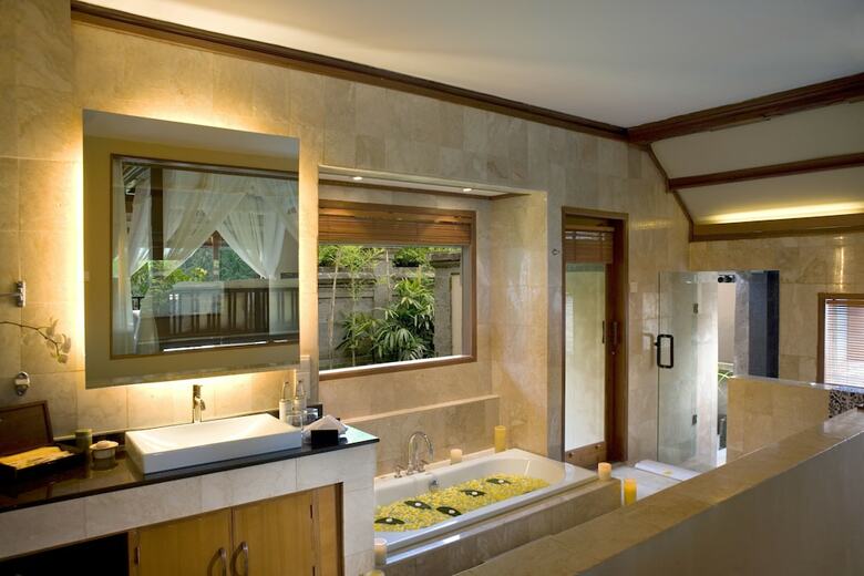 Hotel Kamandalu Resort & Spa