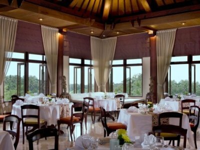 Hotel Kamandalu Resort & Spa