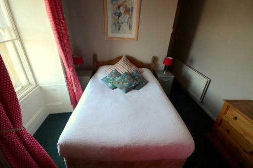 Willy Wallace Hostel Ltd