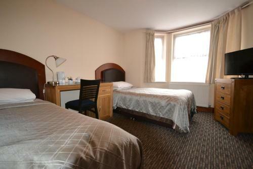 Hostal Airport Guest House