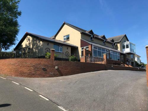 Hostal Lakeland Guest House