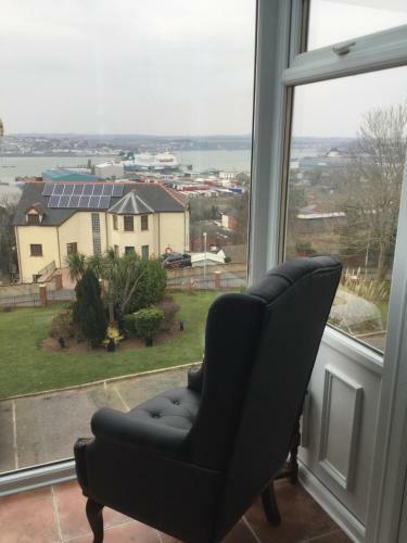Hostal Lakeland Guest House