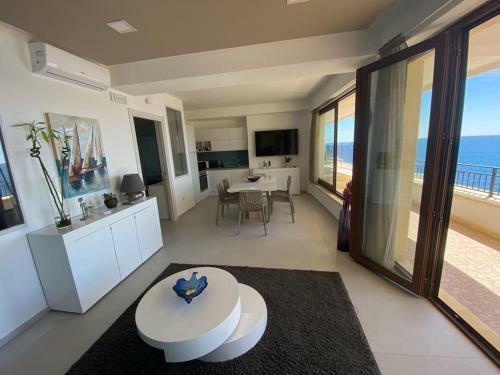 Villa Sul Mare, Il Mare Dalla Tua Camera Da Letto
