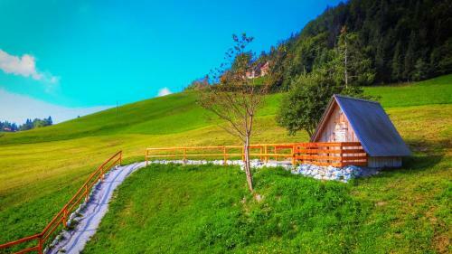 Apartment&glamping Vrhovc