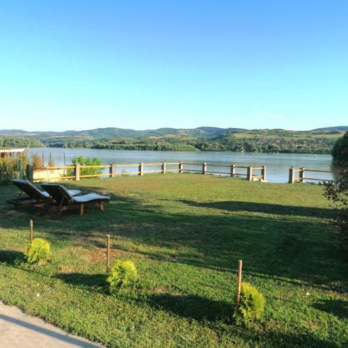 Captain's House On The Danube River With Pool