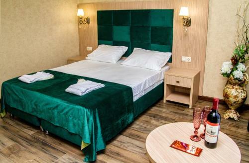 Hotel Trio