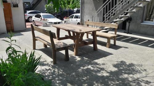 Hostal Guest House On Ardzinba 215
