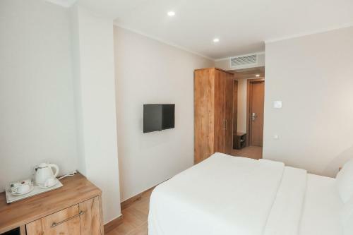 Amza Park Hotel