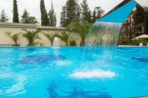 Amza Park Hotel
