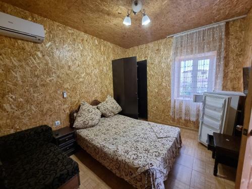 Hostal White House