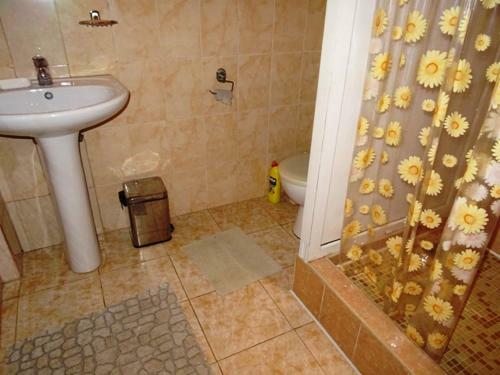 Hostal Rusamra Guest House