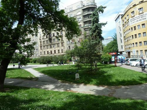 Apartment Parliament Park