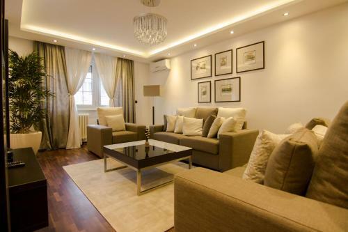 Wow! Private 5 Star Apartment Near Main Square