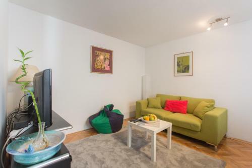 Apartamento The Best Belgrade's House