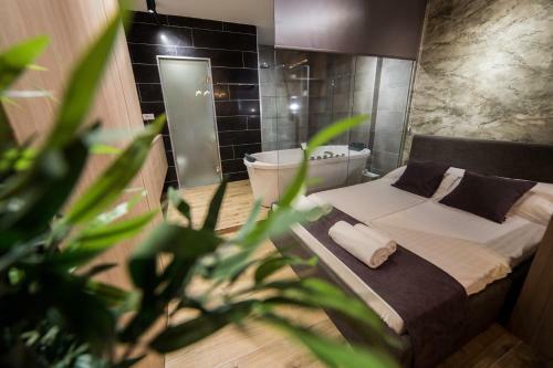 Hostal Empire Luxury Apartments