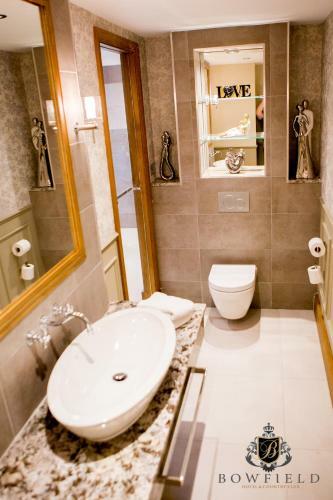 Bowfield Hotel & Country Club