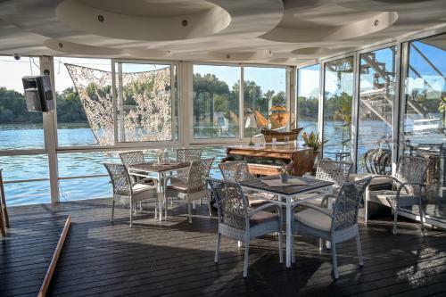 Sweet House On The River