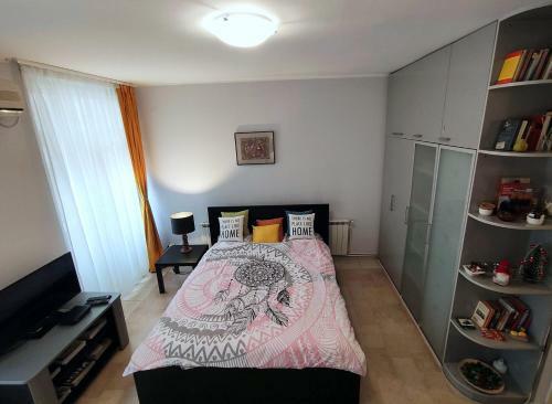 City Center Lovely Studio Apartment
