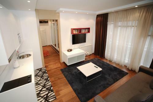 Status Superior Apartments