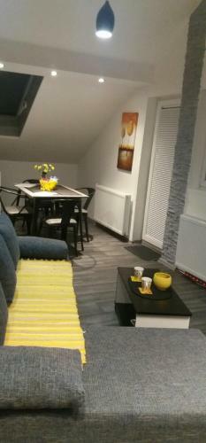 Happy House Apartments