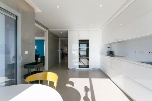 Apartamento Luxury 4 Bedr Flat W/ Panoramic Views & Pool!!