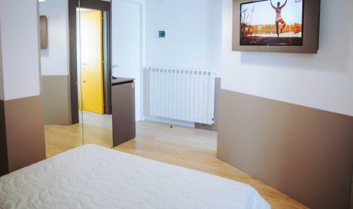Hostal Avezzano 3 60 Guest House