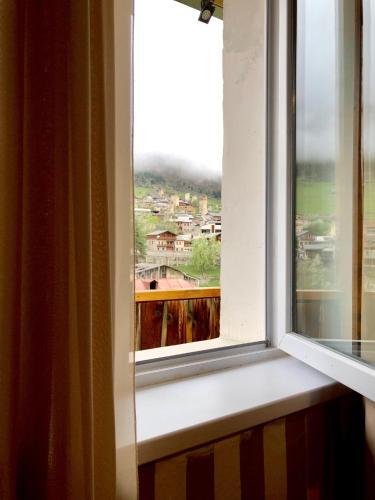 Hostal Travel Inn House Mestia ? ????????? ?????