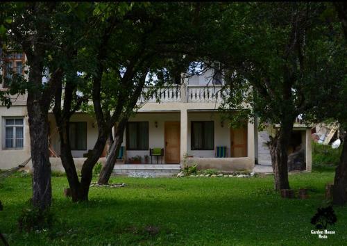 Hostal Garden House