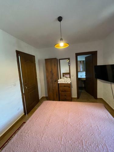 Hostal Guest House Bujtina Nora
