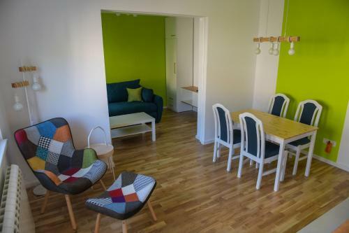 Puzzle Apartment