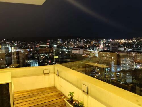 Luxury Sky View Apartment