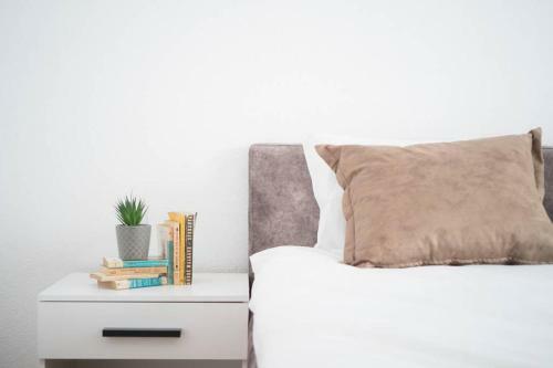 Lina - Prn, The Dardania Apartment
