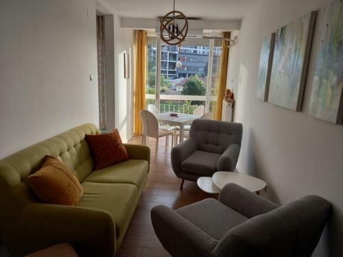 Aaa Apartment