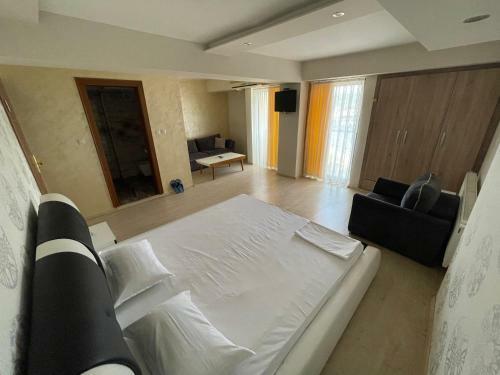 Hotel Pashtriku