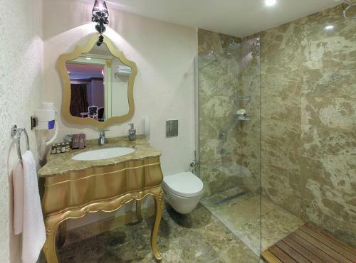 Camelot Boutique Hotel