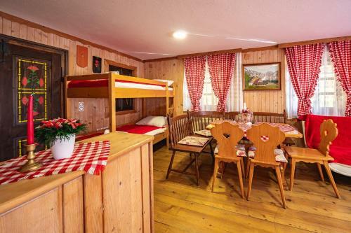 Hostal Slovenian Traditional Guest House
