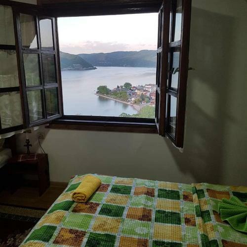 B&B Jonovic