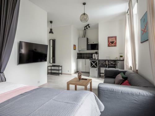 Quiet Former Library Apartment In A Dream Location
